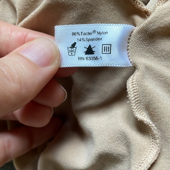 Capezio Nude Bodytights - Picture 3 of 6